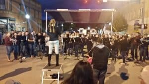 band playing in street